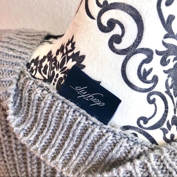 Daytrip Buckle Chunky Knit V-Neck Pullover Sweater - Picture 5 of 7